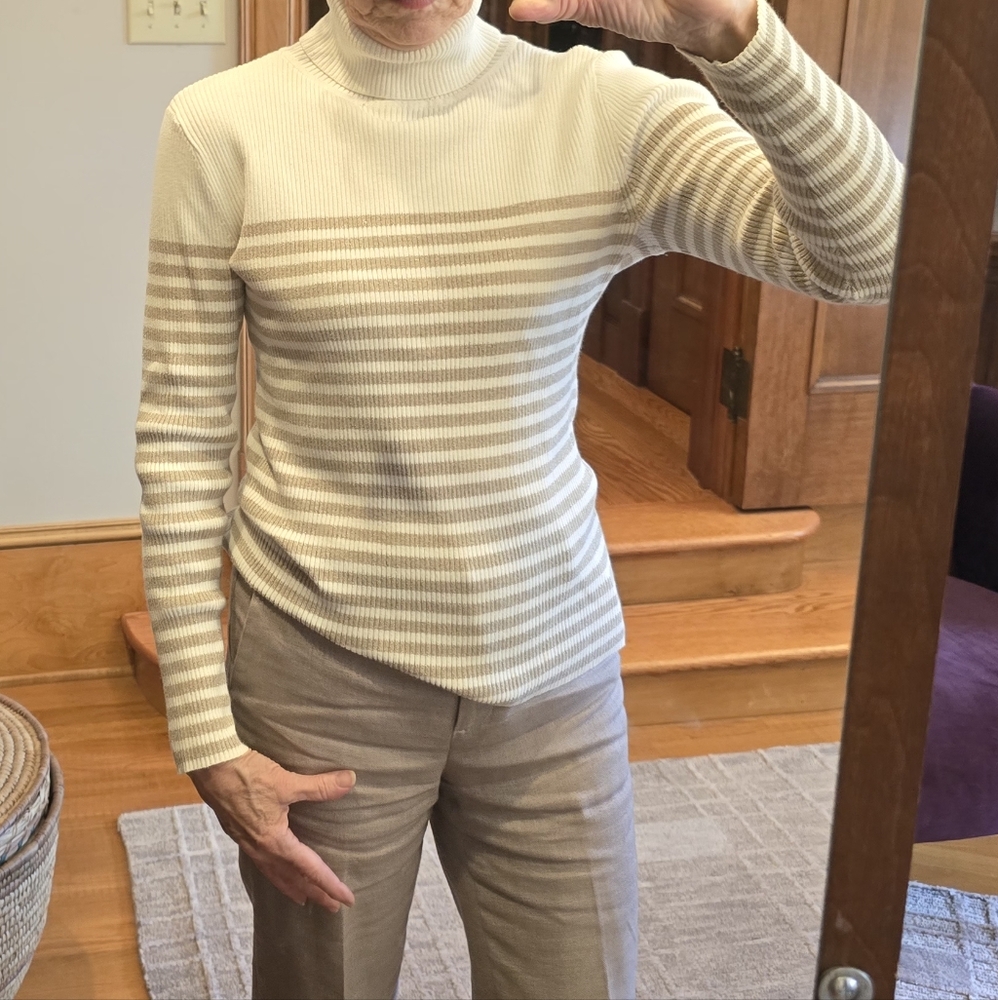 Liz Claiborne Cotton Cream and Gold Striped Turtleneck Sweater | Small